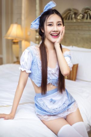 光影下的少女